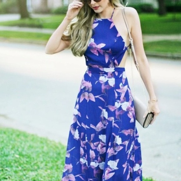 FAME AND PARTNERS Floral Printed Halter Maxi Dress - Picture 2 of 7